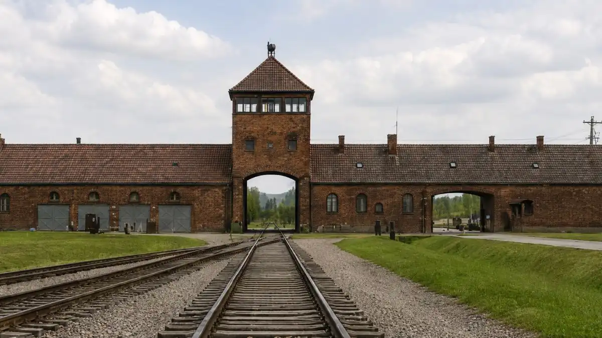 Auschwitz Birkenau private transfer from Krakow