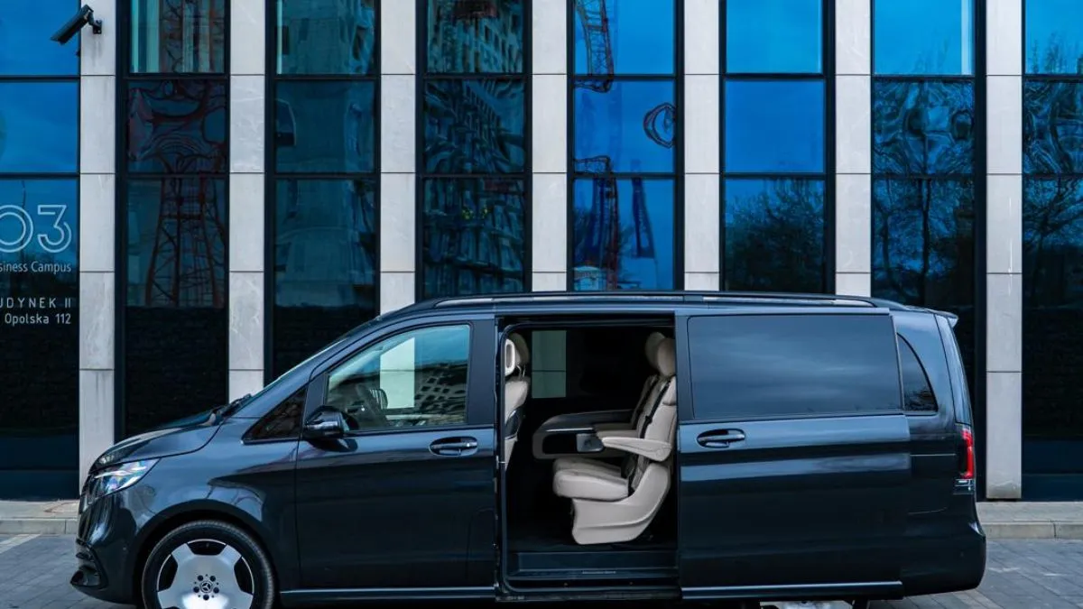 Krakow airport transfer with private driver and hotel pickup service